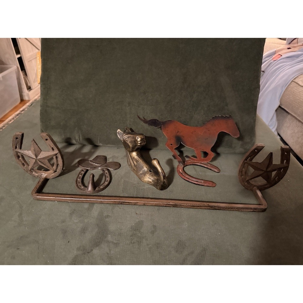 Western Cowboy Decor Lot Of 4 Horseshoe Towel Rack, Cast Iron Metal Hooks
